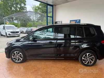 Usata VW Touran Executive 110 CV (80 kW) 2017 Nero Monovolume