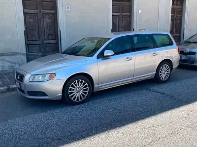 Usata Volvo V70 205 CV (150 kW) 2009 Grigio Station wagon
