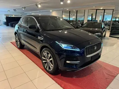 Usata Jaguar E-Pace R-Dynamic 180 CV (132 kW) 2018 Bianco metallizzato SUV