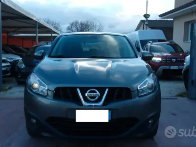 Usado Nissan Qashqai N-TEC 131 HP (96 kW) 2011 Cinzento SUV
