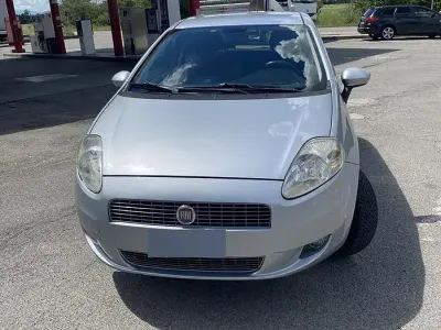 Usata Fiat Grande Punto 77 CV (56 kW) 2010 Grigio Utilitaria