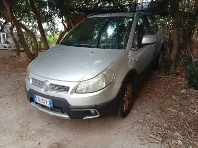 Begagnad Fiat Sedici Dynamic 135 HK (99 kW) 2010 Grå SUV