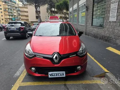 Second-hand Renault Clio IV 90 CP (66 kW) 2014 Roșu Berlinǎ