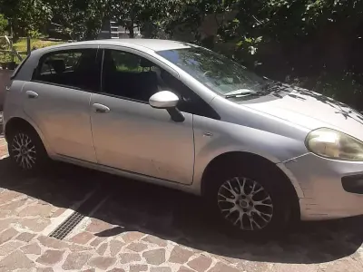 Usata Fiat Punto Evo 69 CV (50 kW) 2012 Argento Utilitaria