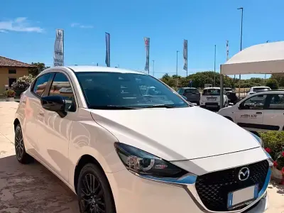 Usata Mazda 2 Homura-Line 75 CV (55 kW) 2023 Bianco Utilitaria