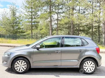 Usata VW Polo Comfortline 90 CV (66 kW) 2012 Grigio Utilitaria