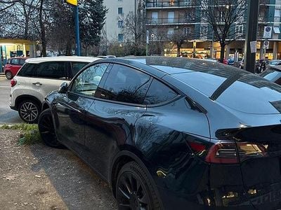 Usata Tesla Model Y 219 kW (299 CV) 2024 Nero SUV