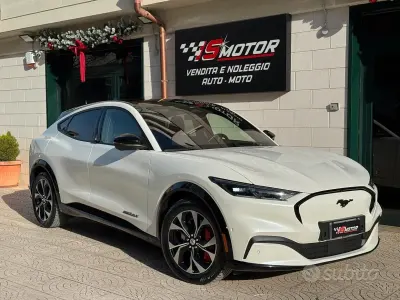 Usata Ford Mustang Extended Range 169 CV (124 kW) 2021 Bianco Berlina