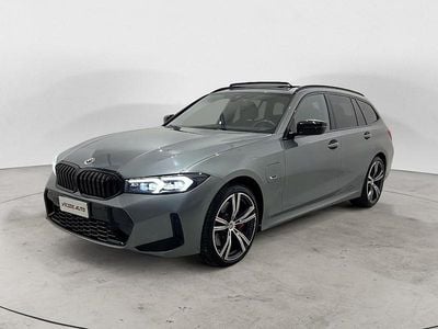 Usata BMW 330e M Sport 292 CV (214 kW) 2023 Grigio Station wagon