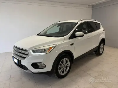 Usata Ford Kuga Titanium 120 CV (88 kW) 2017 Bianco SUV