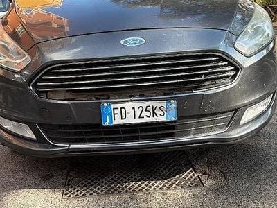 Begagnad Ford Galaxy 160 HK (117 kW) 2016 Grå Minibuss