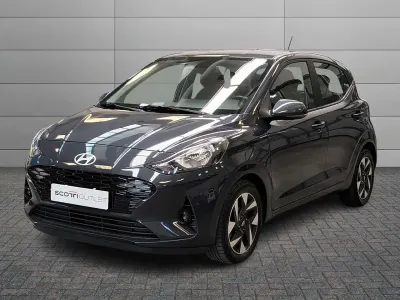Usata Hyundai i10 67 CV (49 kW) 2023 Gray metallic Utilitaria