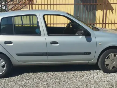 Usata Renault Clio II 58 CV (42 kW) 2004 Utilitaria
