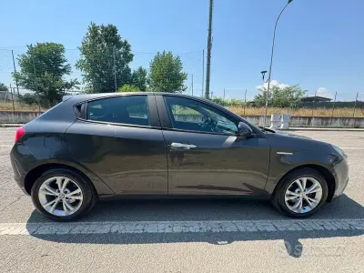 Usata Alfa Romeo Giulietta 105 CV (77 kW) 2014 Grigio Utilitaria
