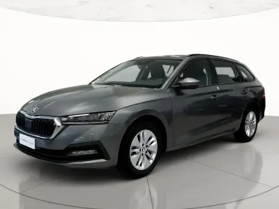Usata Skoda Octavia Executive 110 CV (80 kW) 2023 Grigio graphite metallizzato Station wagon
