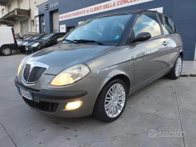 Usata Lancia Ypsilon 69 CV (50 kW) 2005 Marrone Utilitaria