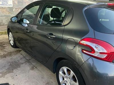 Usata Peugeot 208 95 CV (69 kW) 2012 Grigio Utilitaria