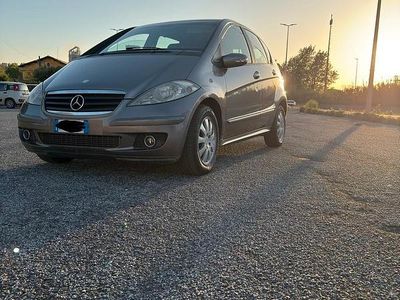 Usata Mercedes A180 109 CV (80 kW) 2006 Marrone Berlina