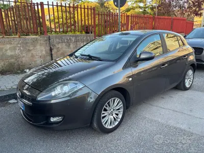 Usado Fiat Bravo Street 120 CV (88 kW) 2011 Gris Utilitario