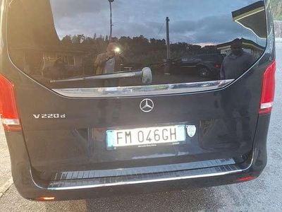 Mercedes V220
