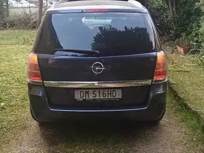 Usata Opel Zafira Cosmo 120 CV (88 kW) 2008 Monovolume