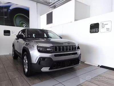 Nuova Jeep Avenger Altitude 101 CV (74 kW) 2025 Grigio SUV