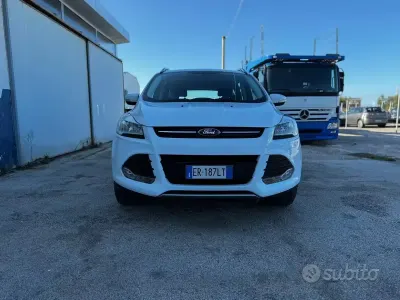 Usata Ford Kuga Titanium 140 CV (102 kW) 2013 Bianco SUV