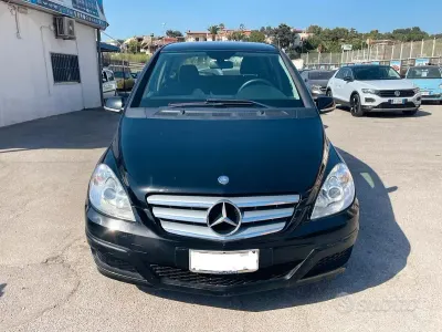 Usata Mercedes B180 116 CV (85 kW) 2009 Nero Monovolume