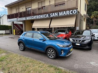 Usata Kia Stonic Style 101 CV (74 kW) 2021 Blu SUV