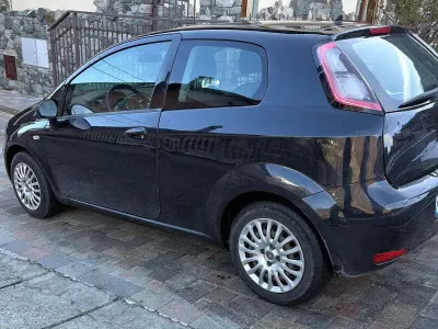 Usata Fiat Punto S 84 CV (61 kW) 2012 Utilitaria