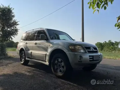 Usata Mitsubishi Pajero 160 CV (117 kW) 2003 Grigio SUV