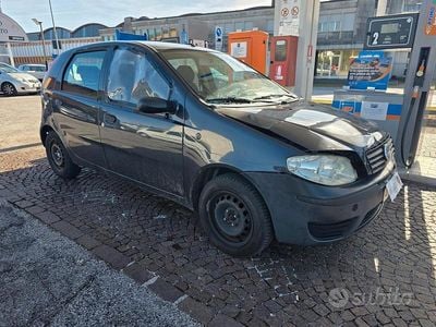 Usata Fiat Punto 59 CV (43 kW) 2005 Grigio Utilitaria