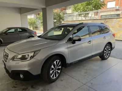 Usado Subaru Outback 150 CV (110 kW) 2016 Plateado Familiar