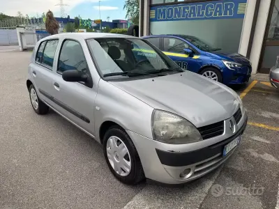 Brugt Renault Clio II 58 HK (42 kW) 2005 Grå Sedan