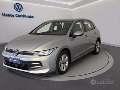 Usata VW Golf VIII Life 116 CV (85 kW) 2025 Dolomite met Berlina