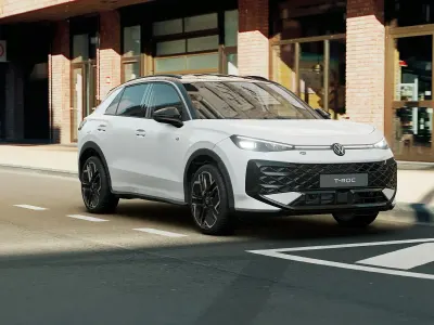 Nuova VW T-Roc R-line 150 CV (110 kW) 2026 Pure white nero SUV