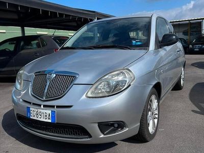 Usata Lancia Ypsilon 69 CV (50 kW) 2011 Grigio Utilitaria
