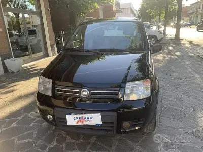 Usata Fiat Panda 4x4 Climbing 69 CV (50 kW) 2006 Nero Utilitaria