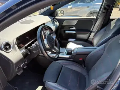 Usata Mercedes GLA200 AMG line 150 CV (110 kW) 2022 Blu SUV