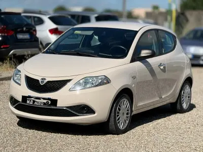 Usata Lancia Ypsilon 69 CV (50 kW) 2018 Beige Utilitaria