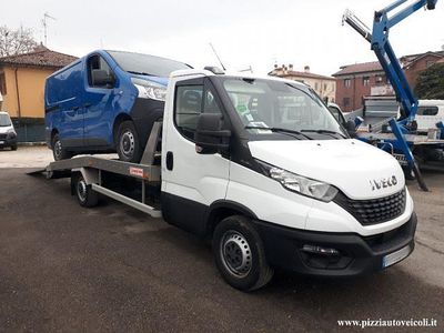Usata Iveco Daily 160 CV (117 kW) 2020 Bianco pastello Furgone
