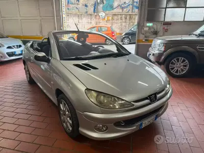 Usata Peugeot 206 CC RC 109 CV (80 kW) 2006 Grigio Cabrio