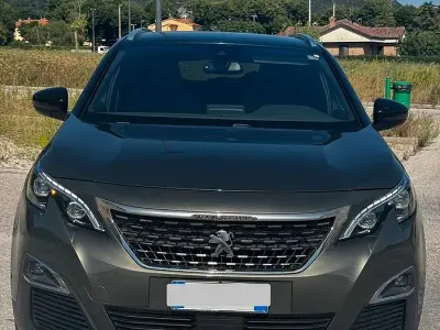 Usata Peugeot 3008 GT-line 131 CV (96 kW) 2019 Grigio SUV