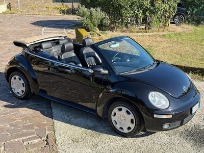 Usata VW New Beetle 75 CV (55 kW) 2009 Nero Utilitaria