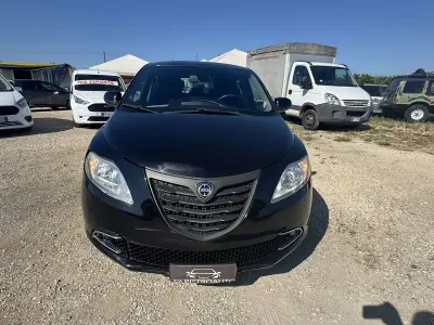 Usata Lancia Ypsilon Platinum 86 CV (63 kW) 2012 Blu/azzurro Utilitaria