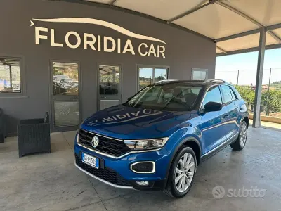 Usata VW T-Roc Advance 116 CV (85 kW) 2020 Blu SUV
