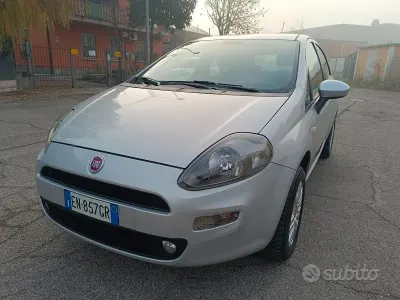 Occasion Fiat Grande Punto 69 ch (50 kW) 2013 Gris Citadine