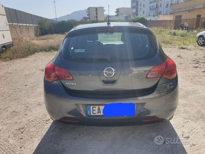 usata Opel Astra 1.4 100cv benzina