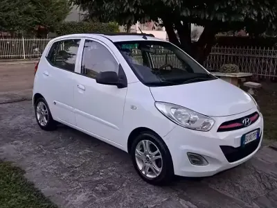 Usata Hyundai i10 69 CV (50 kW) 2011 Bianco Utilitaria