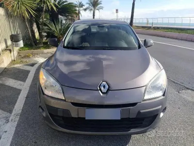 Usata Renault Mégane III 110 CV (80 kW) 2011 Giallo Berlina